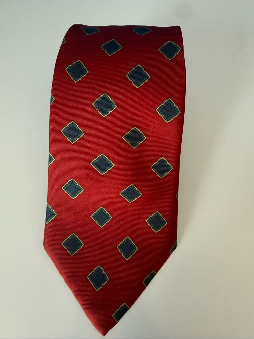 Men's Red Geometric Pattern Tie - Picture 2 of 5